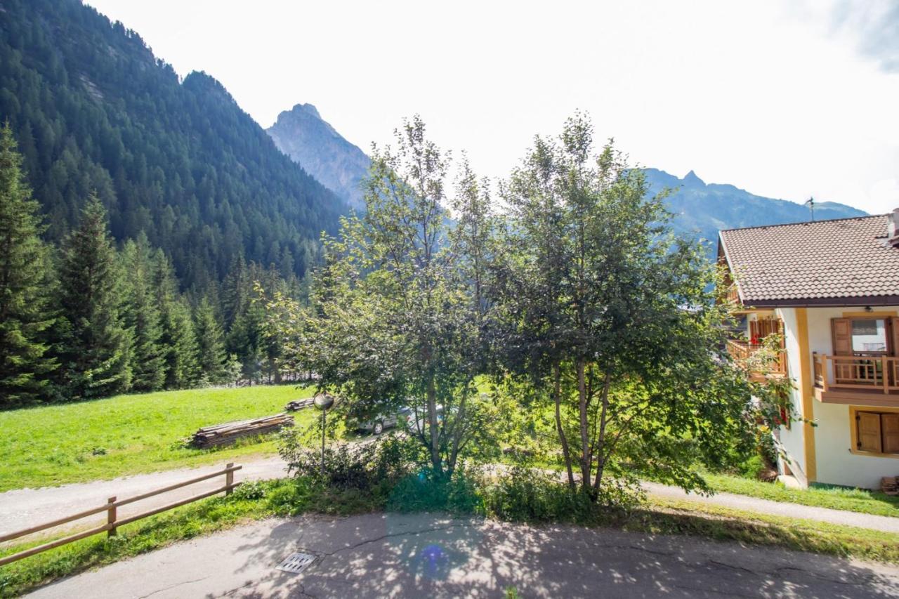 A un passo dagli impianti - Penia di Canazei Esterno foto